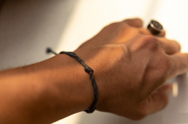 Black Thread and Iron Ring Benefits Vedic Rules for Wearing Them Correctly